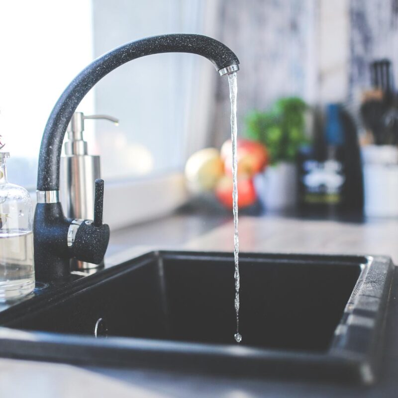 The Dos and Don’ts of Clearing a Clogged Sink